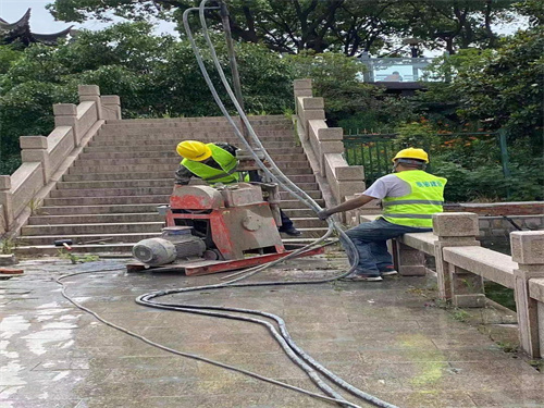 甘井子地基基础注浆加固水泥比水灰比是多少？